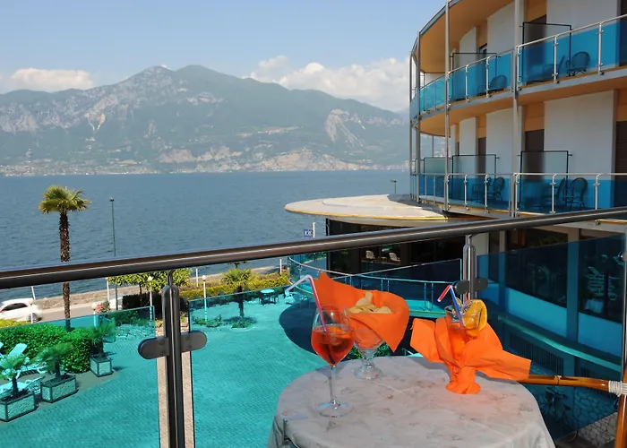 Caribe By Double Hospitality 브렌조네 술 가르다